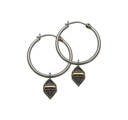 Boucles d’oreilles de Bali en argent et or avec breloque – Artisanat et élégance intemporelle