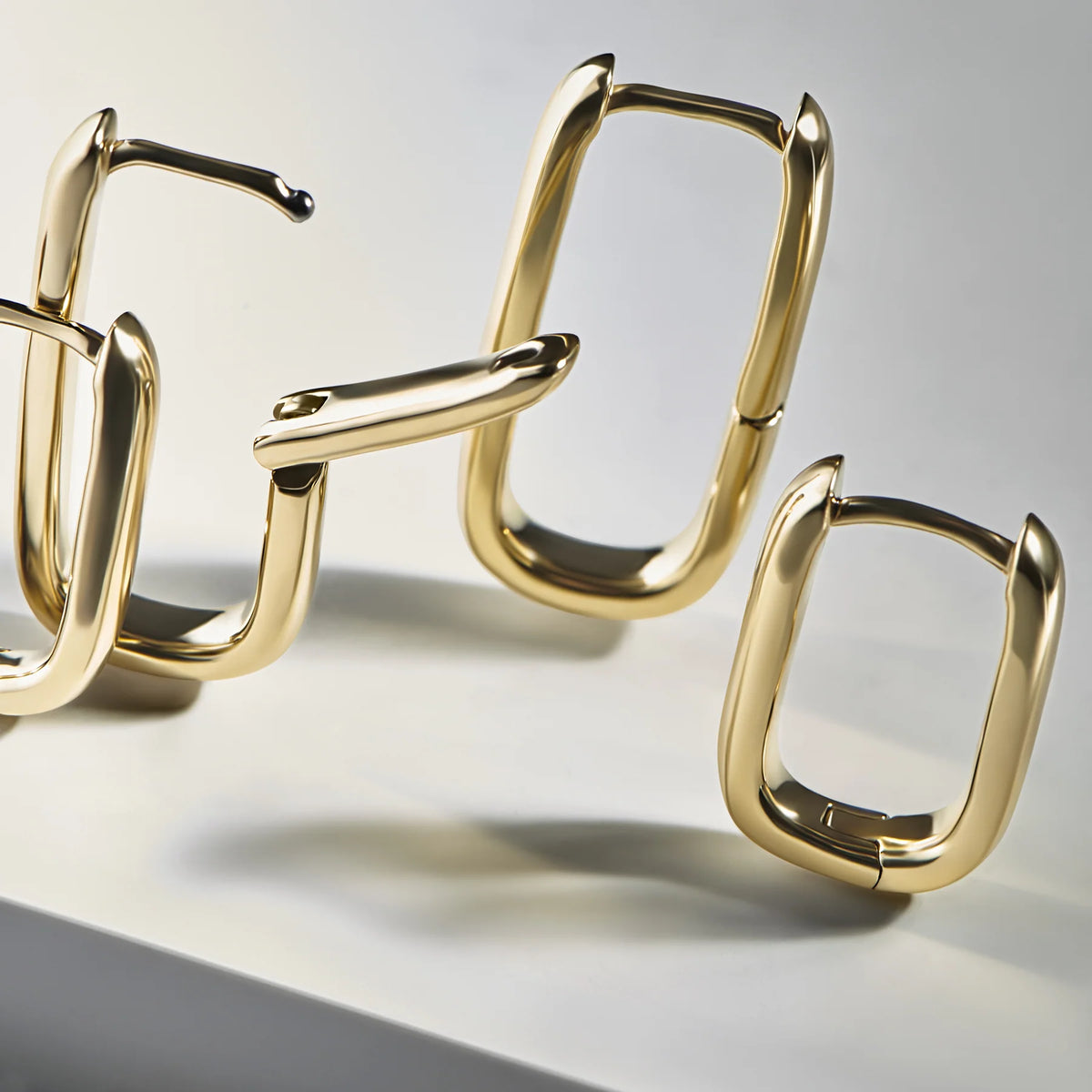 BOUCLES D'OREILLES DORMEUSES RECTANGLE ACIER INOXYDABLE DORÉ | MIA BIJOUX
