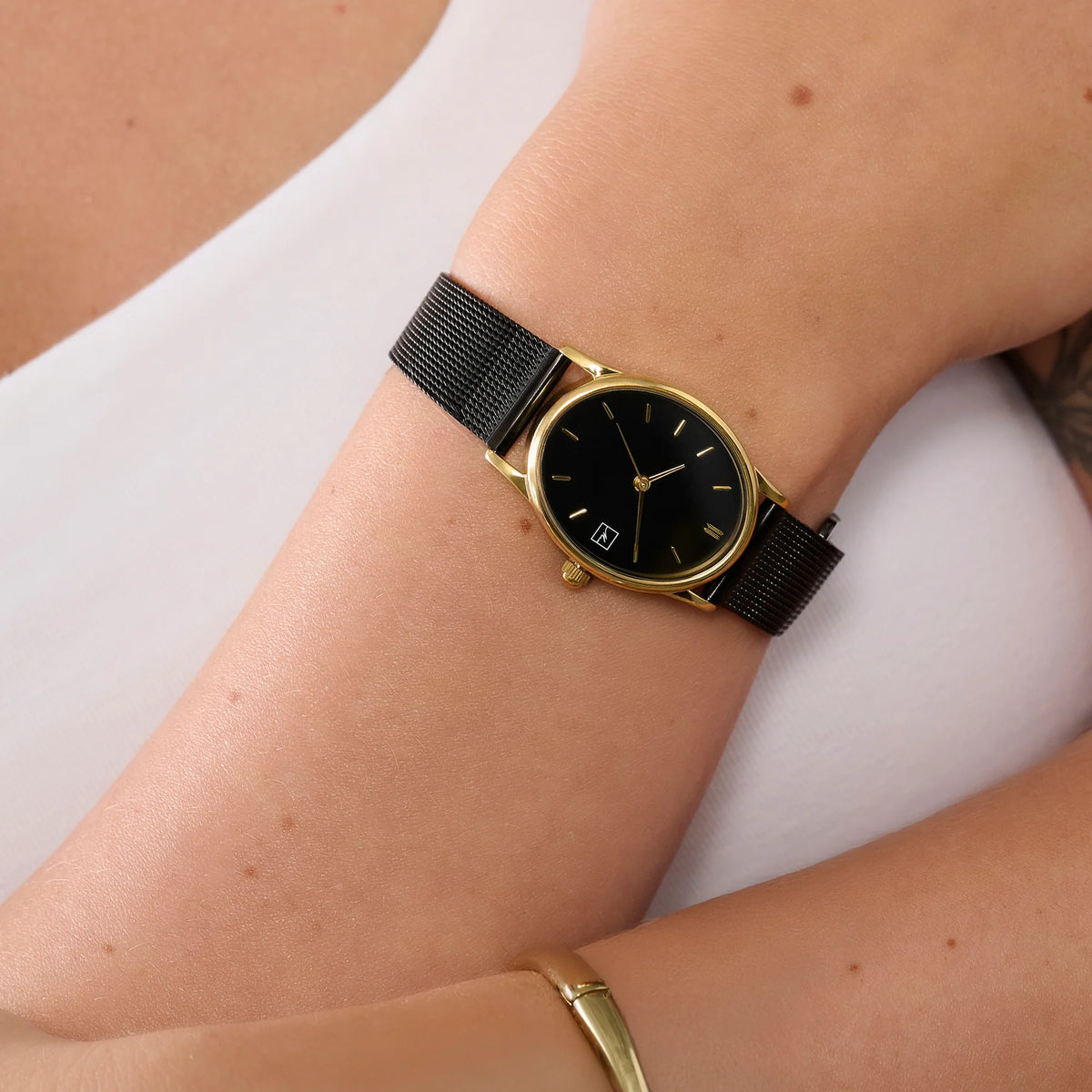 MONTRE OVALE ACIER INOXYDABLE NOIR ABBY - MIA BIJOUX