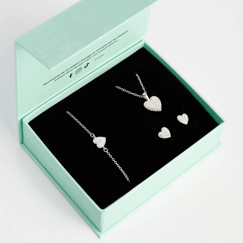 COFFRET CADEAU BIJOUX MIGNONS EN ACIER INOXYDABLE : COLLIER, BRACELET ET BOUCLES D'OREILLES EN COEUR | MIA BIJOUX