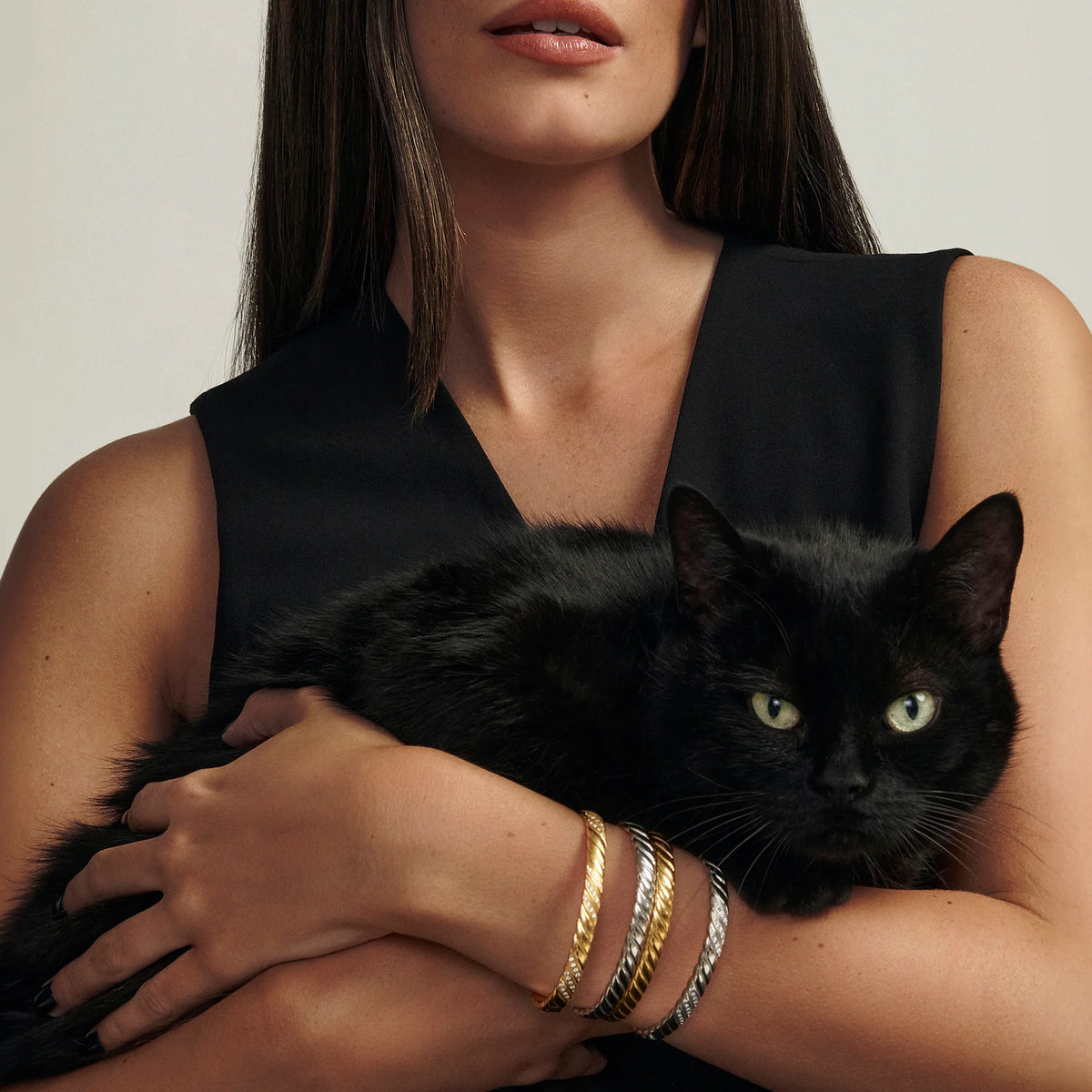BRACELET RIGIDE EN ACIER INOXYDABLE DORE EMMY | MIA BIJOUX