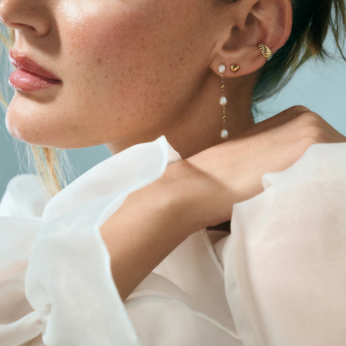 Ear Cuff torsadé Oria en acier inoxydable doré - Mia Bijoux
