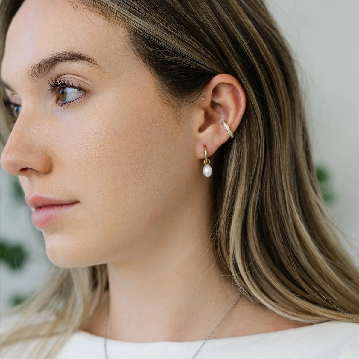 Boucle Ear Cuff Diana en acier inoxydable or ornée de zircons - Mia Bijoux