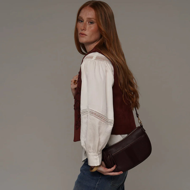 Sac bandoulière Lottie ESPE couleur vin – Chic, astucieux et végétalien