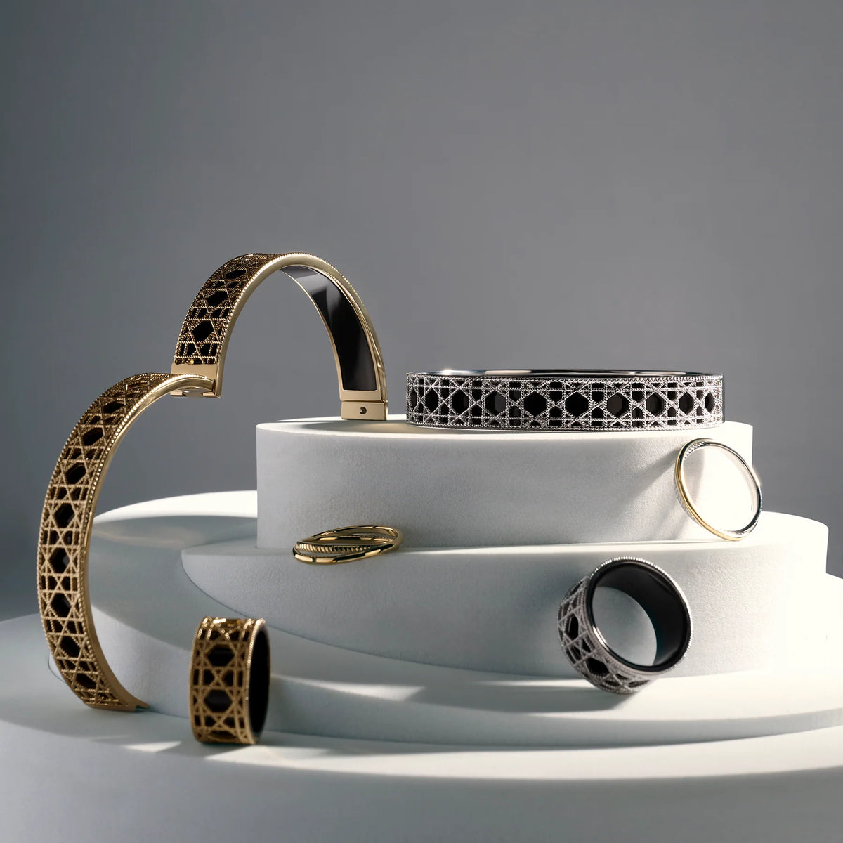 BRACELET JONC ORNEMENTAL ACIER INOXYDABLE - MIA BIJOUX