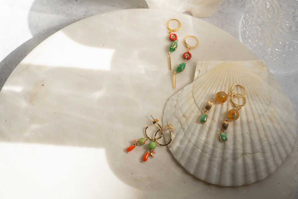 Boucles d’oreilles colorées avec perles millefiori et accents vintage orange - Bijoux Sandrine Devost