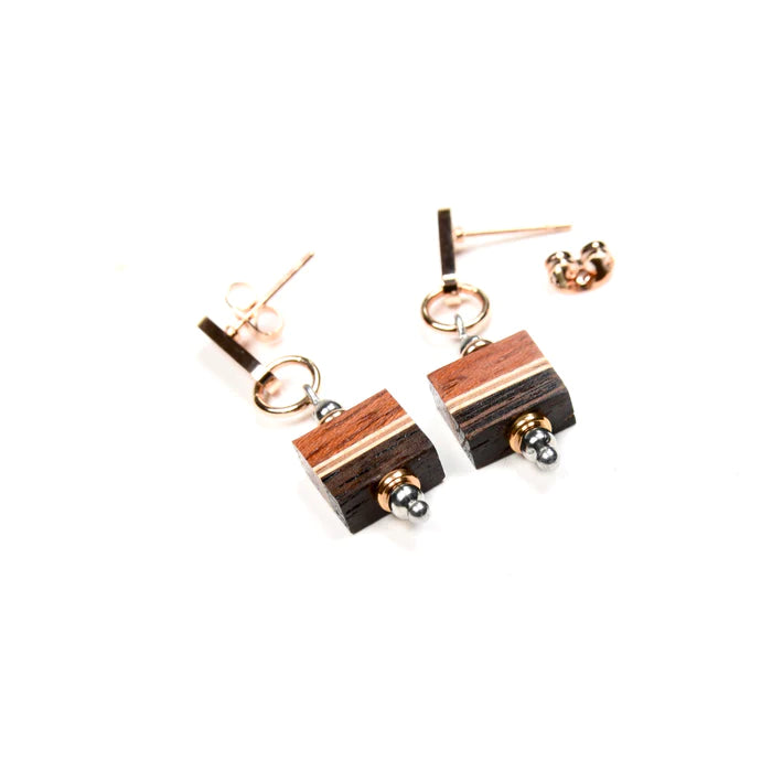 BOUCLES D'OREILLES CARRE EN BOIS ISABELLE FERLAND