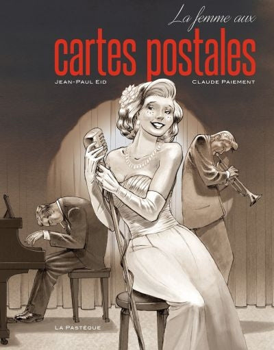 FEMME AUX CARTES POSTALES