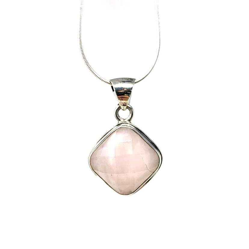 PENDENTIF QUARTZ ROSE MONTÉ SUR ARGENT