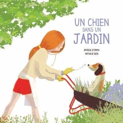 UN CHIEN DANS UN JARDIN